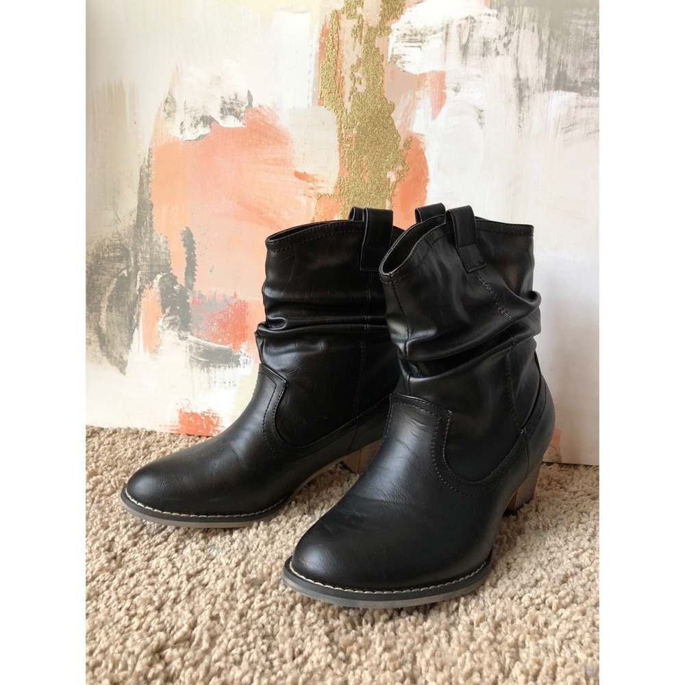 💕Summer Sale💕 NWOT Slouchy Faux Leather Booties